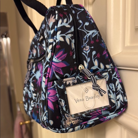 NWT Vera Bradley Lighten Up Lunch Cooler Bag with Floral Design - Picture 2 of 5